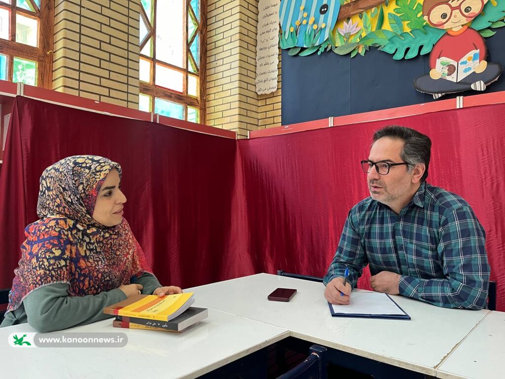 مریم بیات تبار نویسنده زنجانی نمایشگاه کتاب تقویت ذوق دوستی با کتاب