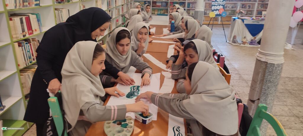 اعضای دختر مرکز شماره ۲ میلاد بانوی آب و آینه را جشن گرفتند