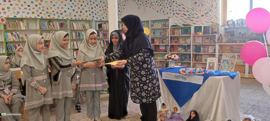 اعضای دختر مرکز شماره ۲ میلاد بانوی آب و آینه را جشن گرفتند
