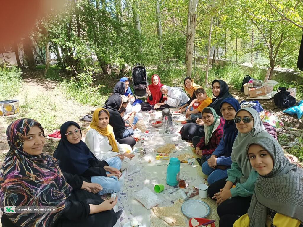 اردوی هنری ادبی دختران مرکز پردیسان به روستای کرمجگان