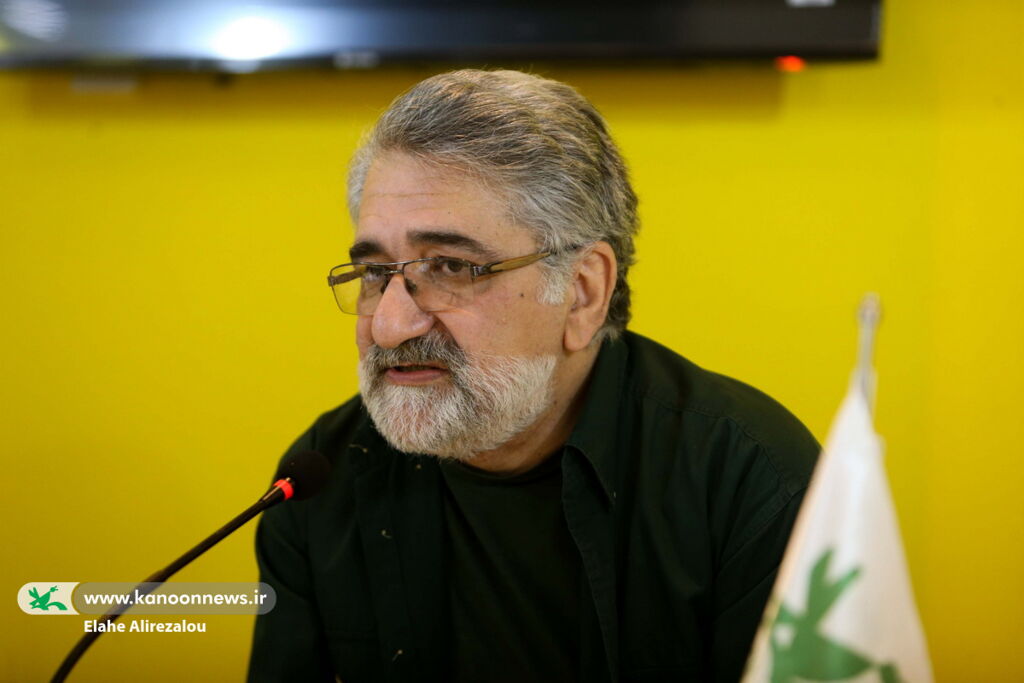 برای مخاطب کتاب مینویسیم یا هنرمندان؟