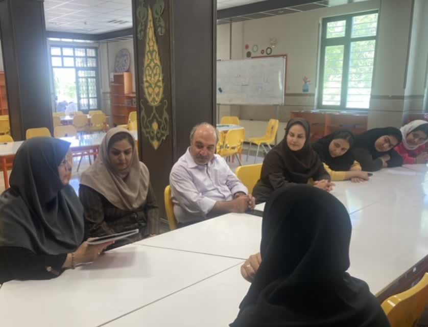 نشست انجمن ادبی قاصدک در مرکز شماره ۴ کرمانشاه