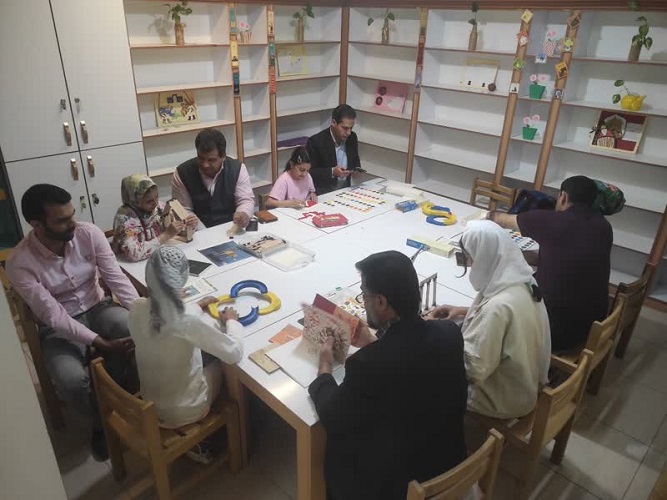 ویژه برنامه  «پدر دختری » در کانون پرورش فکری شماره ۱۰ ( مرکز علوم و نجوم) برگزار شد