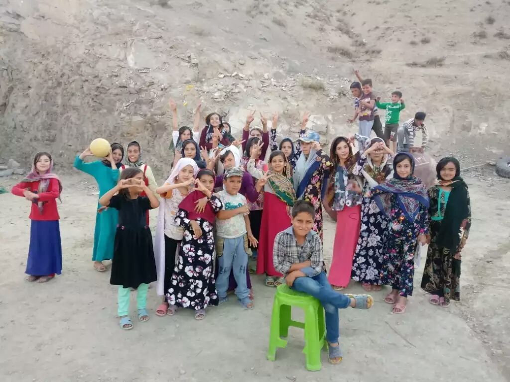 خلاقیت بانوی ترکمن در توسعه‌ی فرهنگ کتابخوانی
