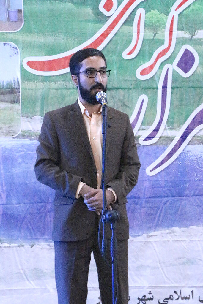 هر کلاس یک قفسه کتاب