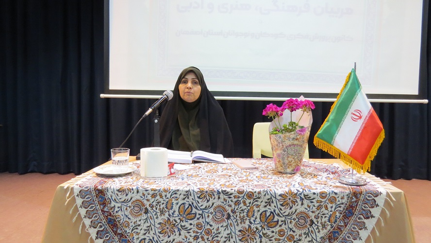 هویت بخشی و جلوگیری از آسیب های اجتماعی با تولید محتواهای تربیت محور