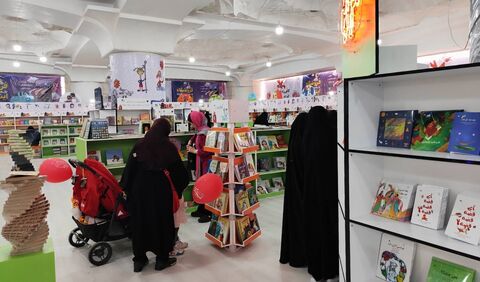بازدید مدیرکل و معاون فرهنگی کانون استان تهران از نمایشگاه بین المللی کتاب (6).jpg