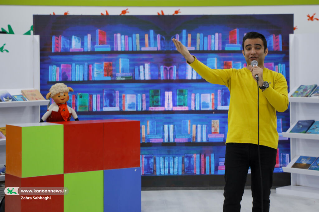 هر روز با «قفسه کتاب» کانون پرورش فکری در نمایشگاه کتاب تهران