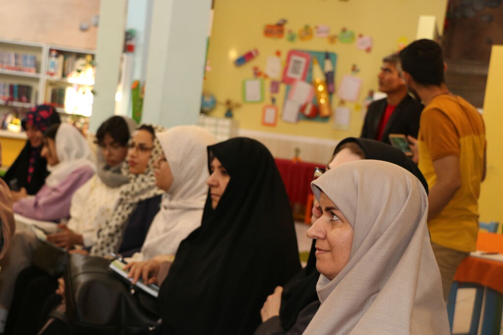 عصر شعر «بهار نارنج ها»  در کانون فارس