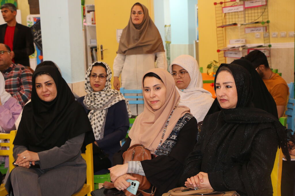 عصر شعر «بهار نارنج ها»  در کانون فارس