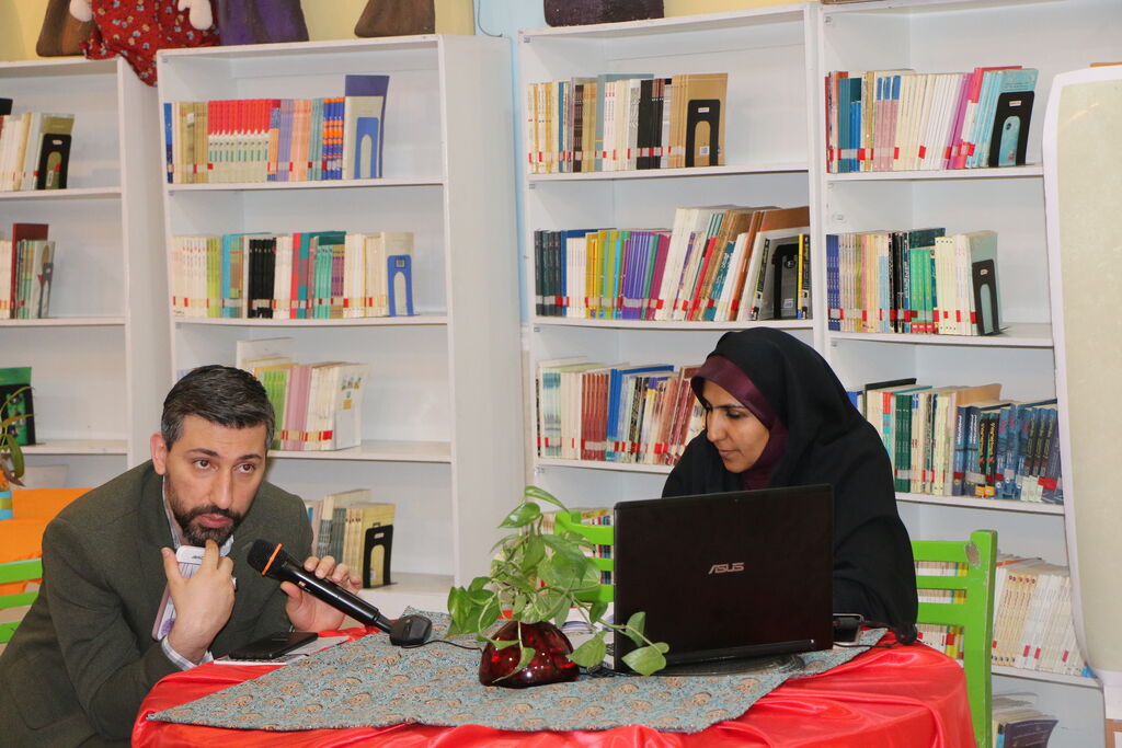 عصر شعر «بهار نارنج ها»  در کانون فارس