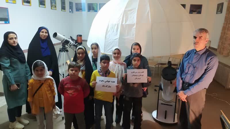 بازدید اعضای کانون تویسرکان از اتاق نجوم پژوهشسرای رضی