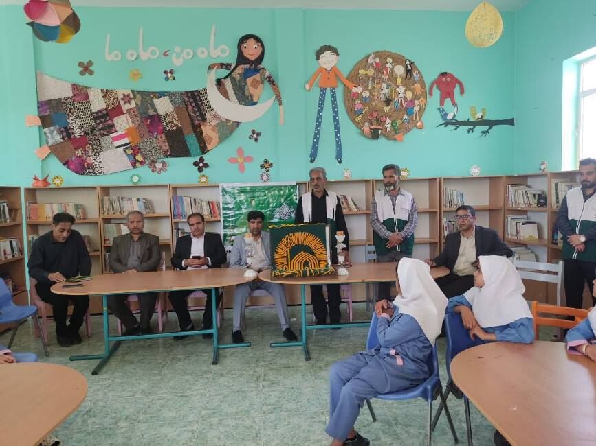 پاتوق کتاب در کانون عنبرآباد تشکیل شد پاتوق کتاب در کانون عنبرآباد تشکیل شد