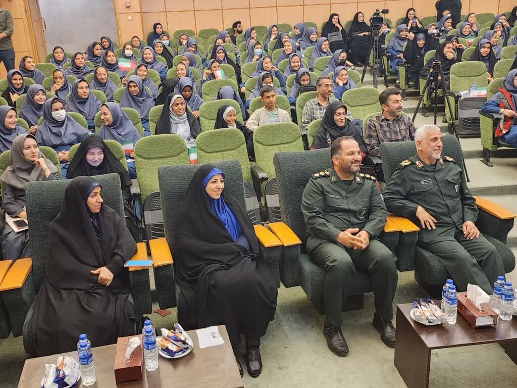 سرود یک رسانه قوی است