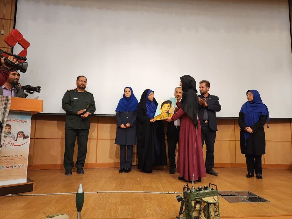 سرود یک رسانه قوی است