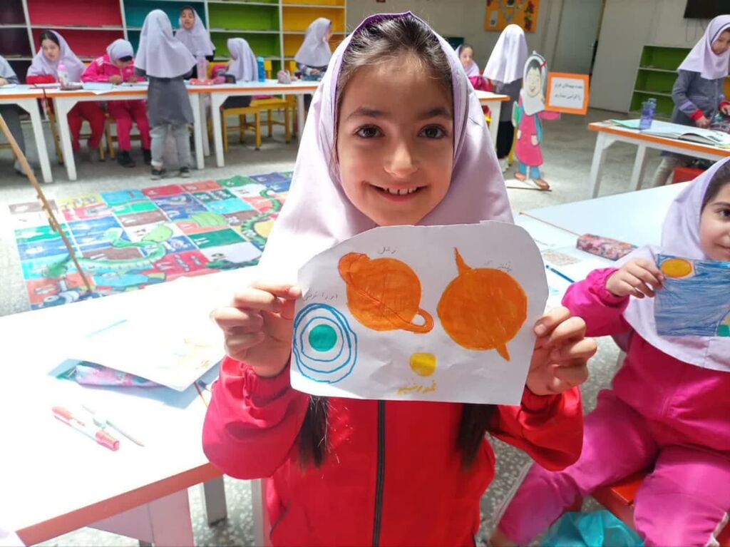 برنامه آسمان شب به یاد نامداران در مرکز 2 همدان برگزار شد