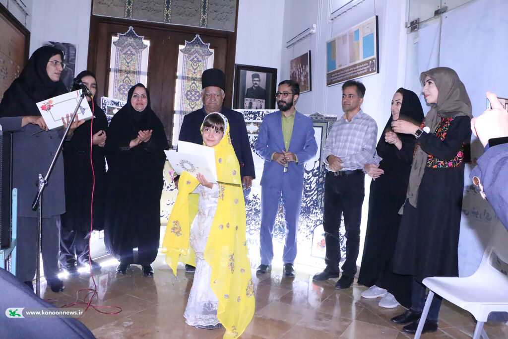 فردوسی یک شاعر مسلمان و یک شاعر شیعه بوده است