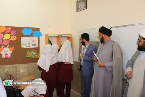 یک کلاس، یک قفسه با حضور خادمیاران رضوی متبرک شد چهارمحال و بختیاری 1403