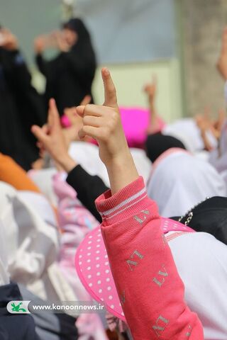 یک کلاس، یک قفسه با حضور خادمیاران رضوی متبرک شد چهارمحال و بختیاری 1403