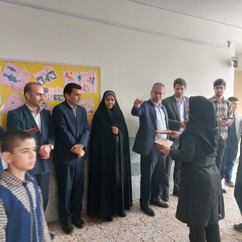 «هر کلاس، یک قفسه کتاب»