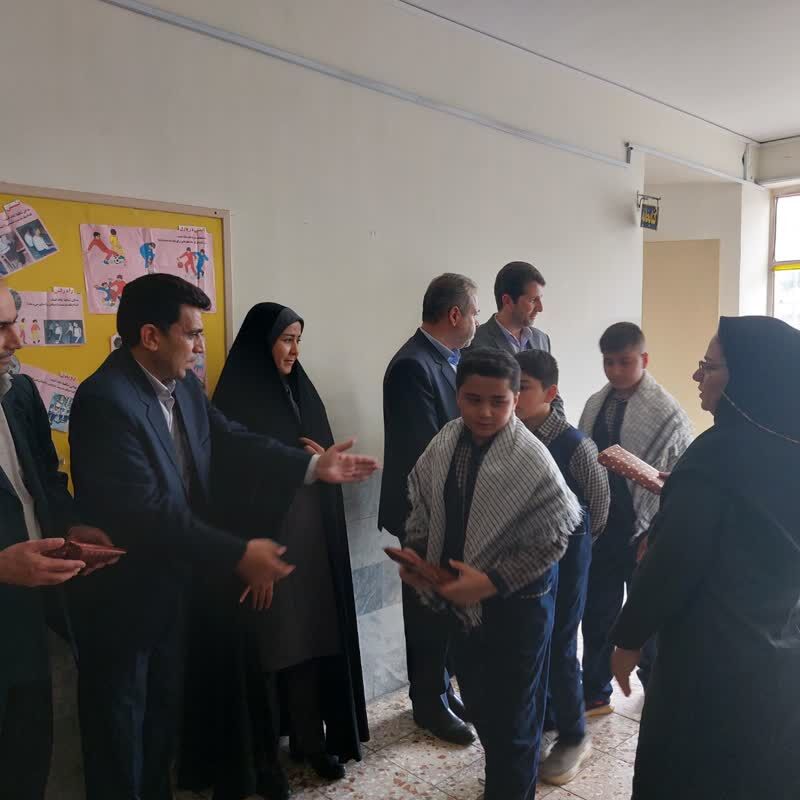 «هر کلاس، یک قفسه کتاب»