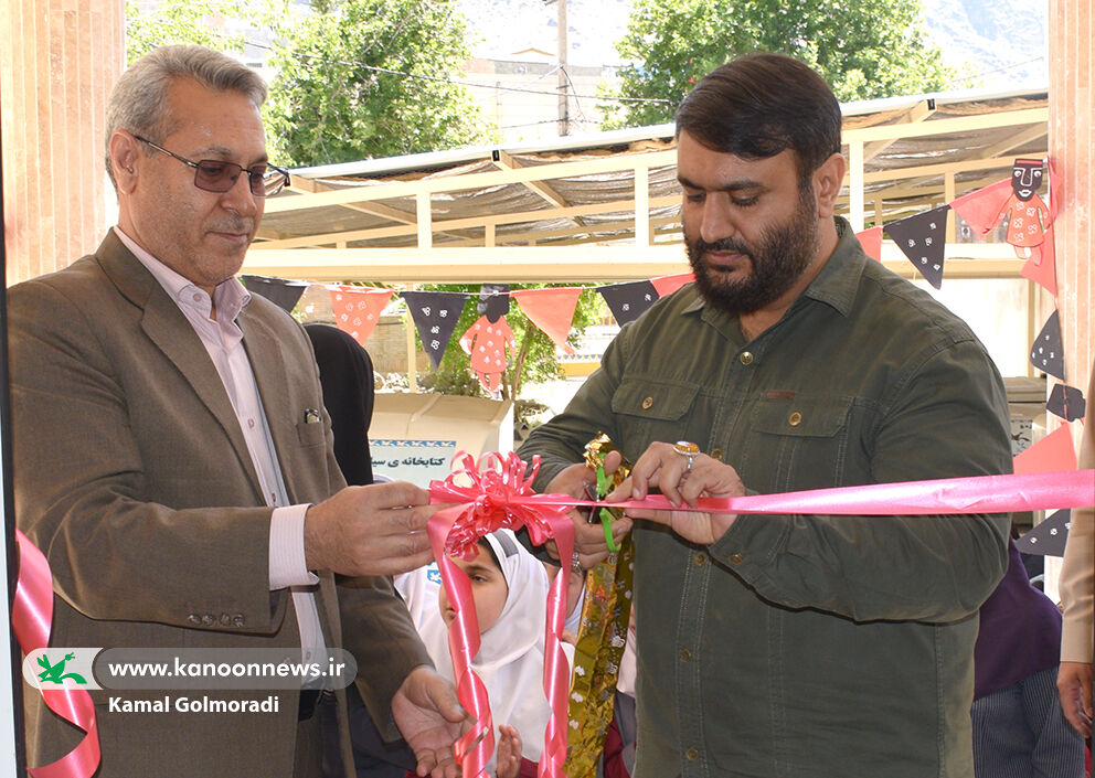 بازدید کنندگان نمایشگاه نجوم کانون لرستان با اعضای نوجوان به فضا می روند