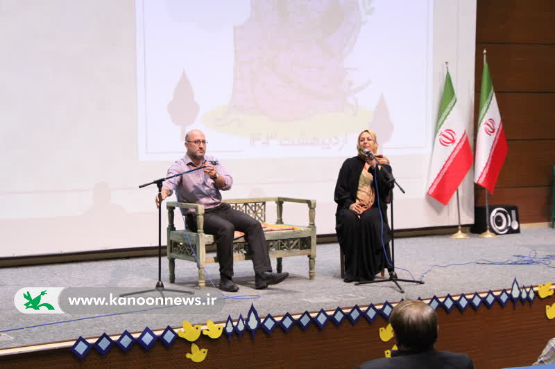 برگزیدگان جشنواره نامه نامور همزمان با بزرگداشت فردوسی تقدیر شدند