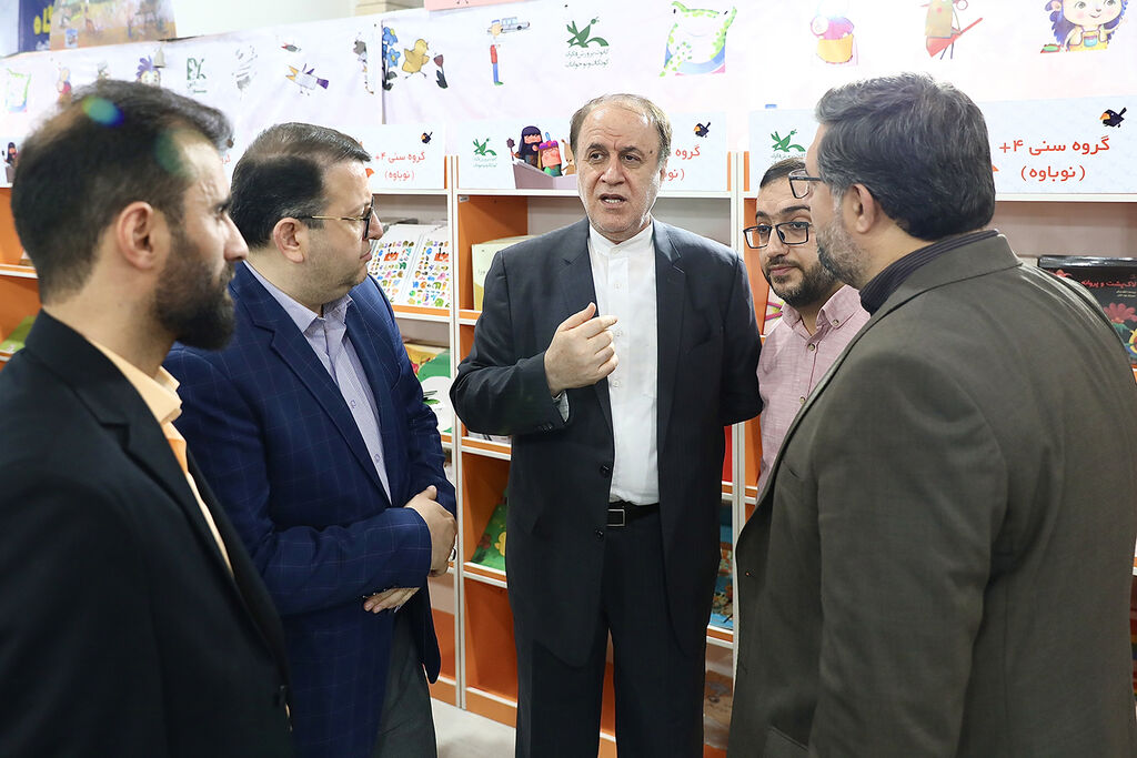 تولیدات فاخر کانون باید به دست مخاطبان برسد