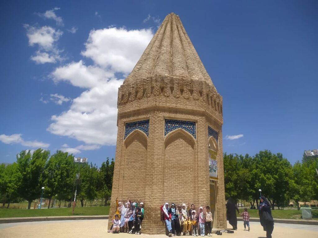 روزی پر از تنوع در مراکز فرهنگی- هنری همدان