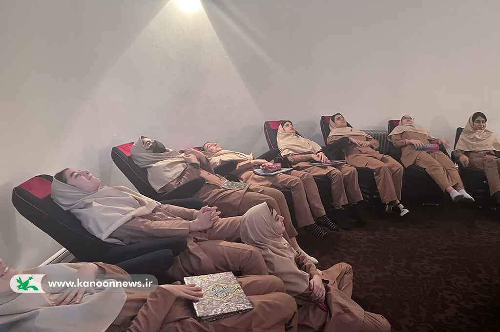 کودکان و نوجوانان نجوم را زندگیکردند