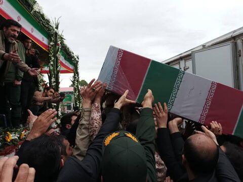 مراسم بدرقه مردم از رییس جمهور شهید در تبریز