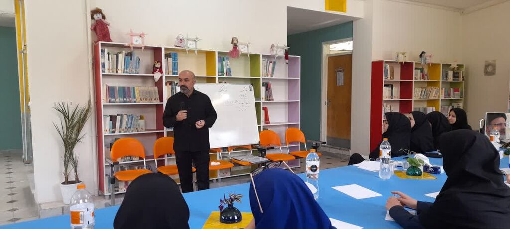 چهارمین دوره تربیت مربی با برگزاری دوره فابک و نمایش خلاق