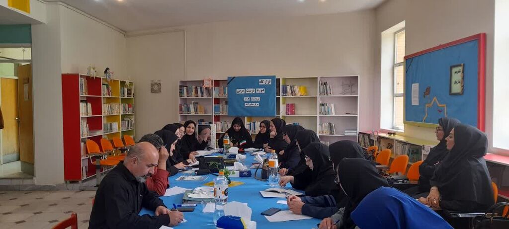 چهارمین دوره تربیت مربی با برگزاری دوره فابک و نمایش خلاق