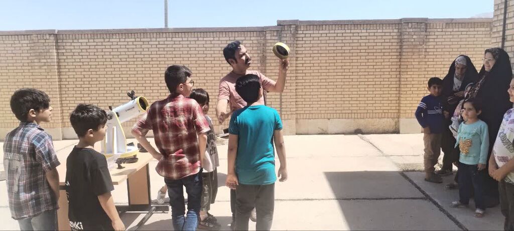 برنامه های ویژه هفته نجوم در مراکز کانون استان ایلام برگزار شد