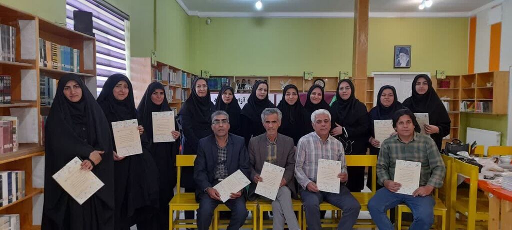 پنجمین دوره تربیت مربی کانون در فامنین برگزار شد