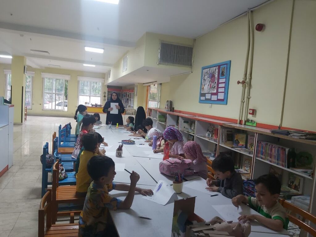 اولین نشست از سلسله نشستهای «کودک متعادل، خانوادهی متعالی» در کرج برگزار شد