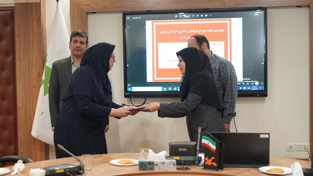 آئین تکریم و معارفه کارشناس مسئول آفرینشهای هنری استان برگزار شد