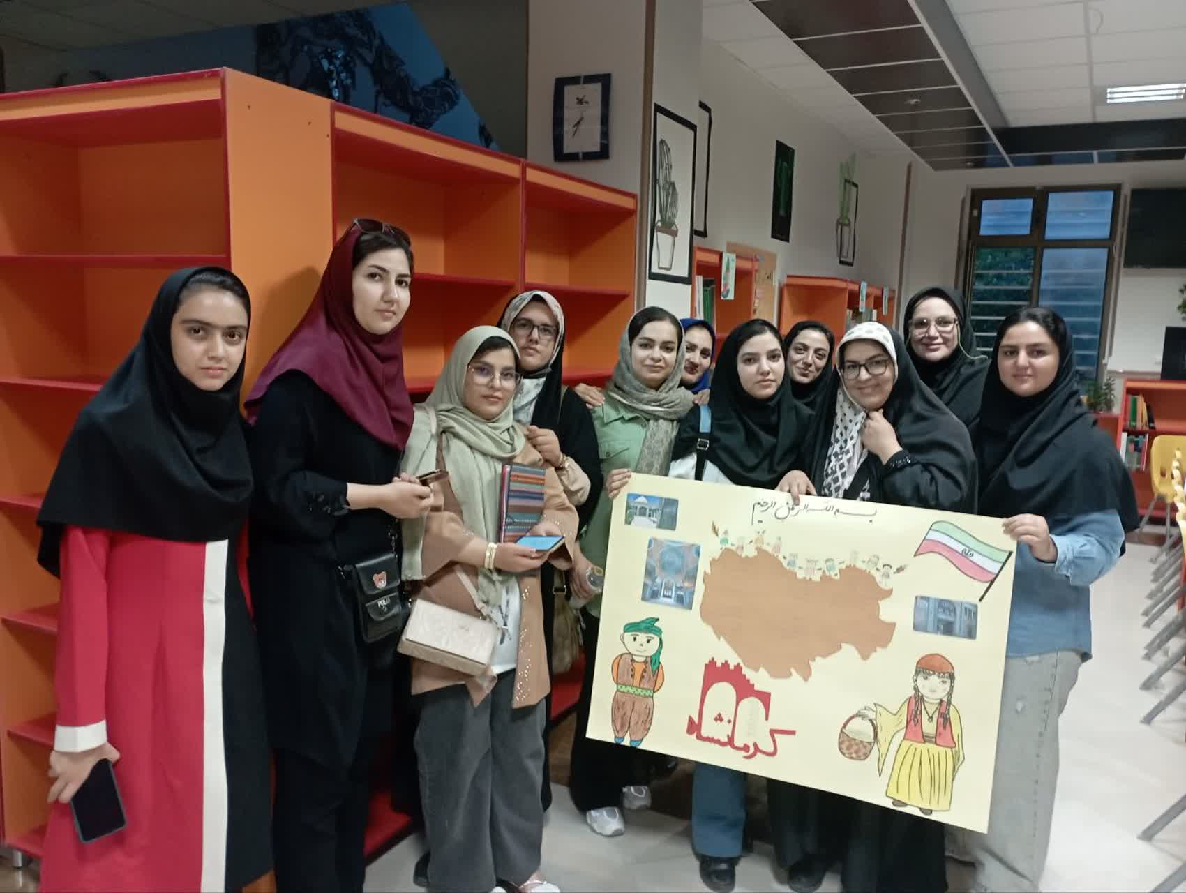 آموزش نشریهدیواری در دورهی تربیت مربی کانون کرمانشاه