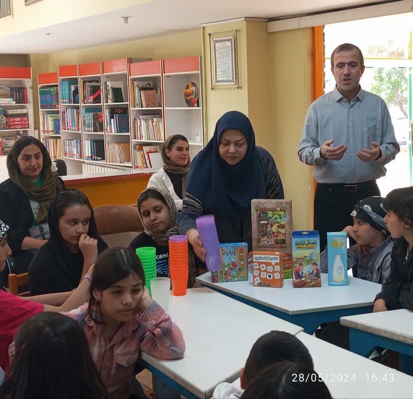 دومین نشست انجمن قصه گویی کانون البرز با موضوع «قصههای کارآفرینی»برگزار شد