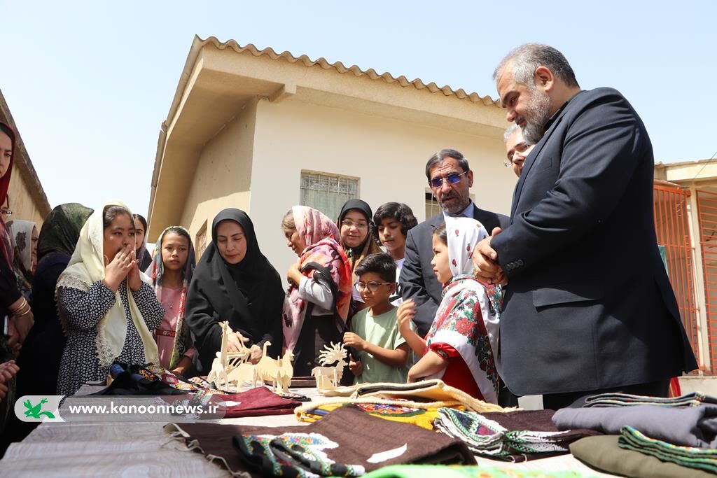 کتابخانه سیار مرزی کانون  داشلی برون بازگشایی شد
