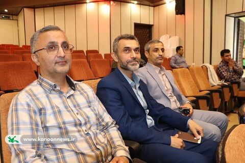نشست صمیمانه حامد علامتی با کارکنان کانون گلستان