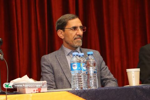 نشست صمیمانه حامد علامتی با کارکنان کانون گلستان