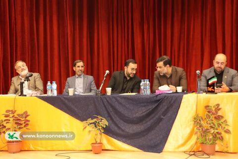 نشست صمیمانه حامد علامتی با کارکنان کانون گلستان