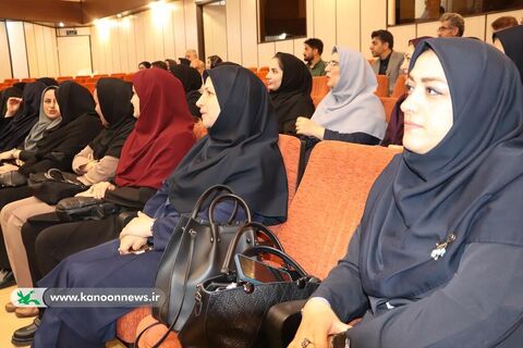 نشست صمیمانه حامد علامتی با کارکنان کانون گلستان