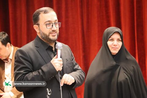 نشست صمیمانه حامد علامتی با کارکنان کانون گلستان