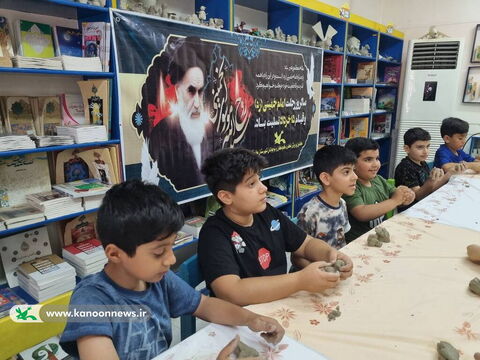 اعضا و مربیان کانون استان بوشهر در سوگ آفتاب 3