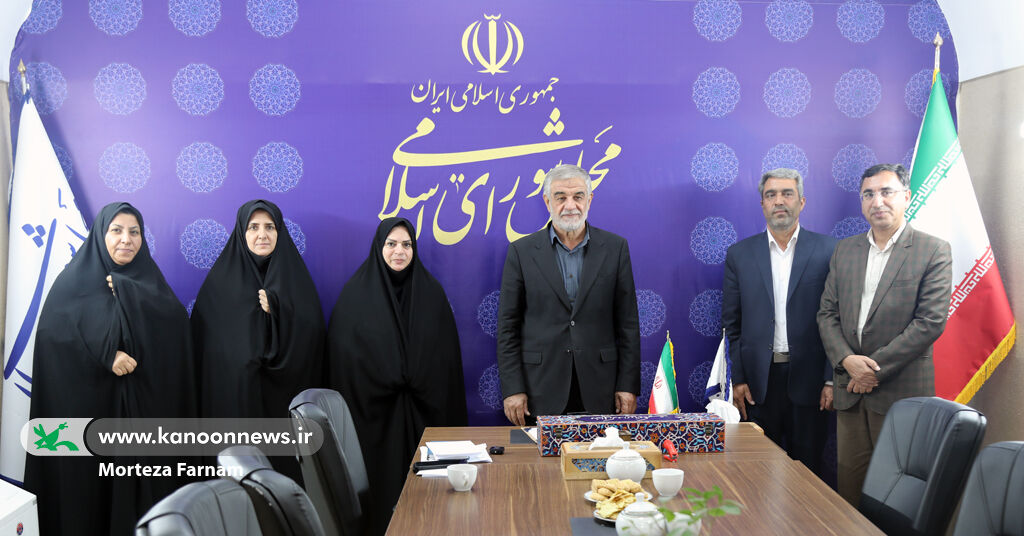 مدیرکل کانون استان یزد با نماینده مردم در مجلس شورای اسلامی دیدار کرد