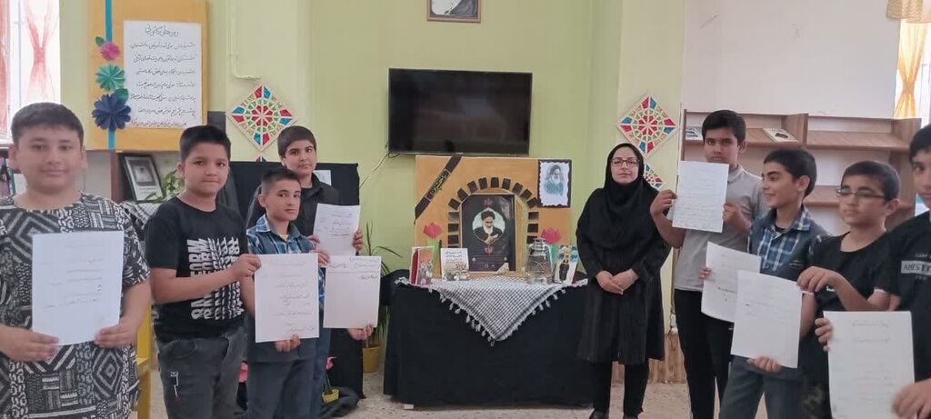 اجرای برنامه‌های فرهنگی- هنری مراکز همدان در سوگ روح الله