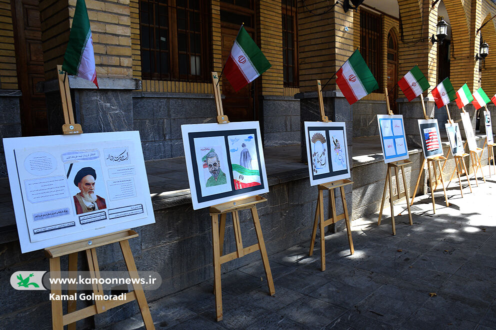معرفی امام خمینی (ره) درنمایشگاه نقاشی اعضای کانون لرستان