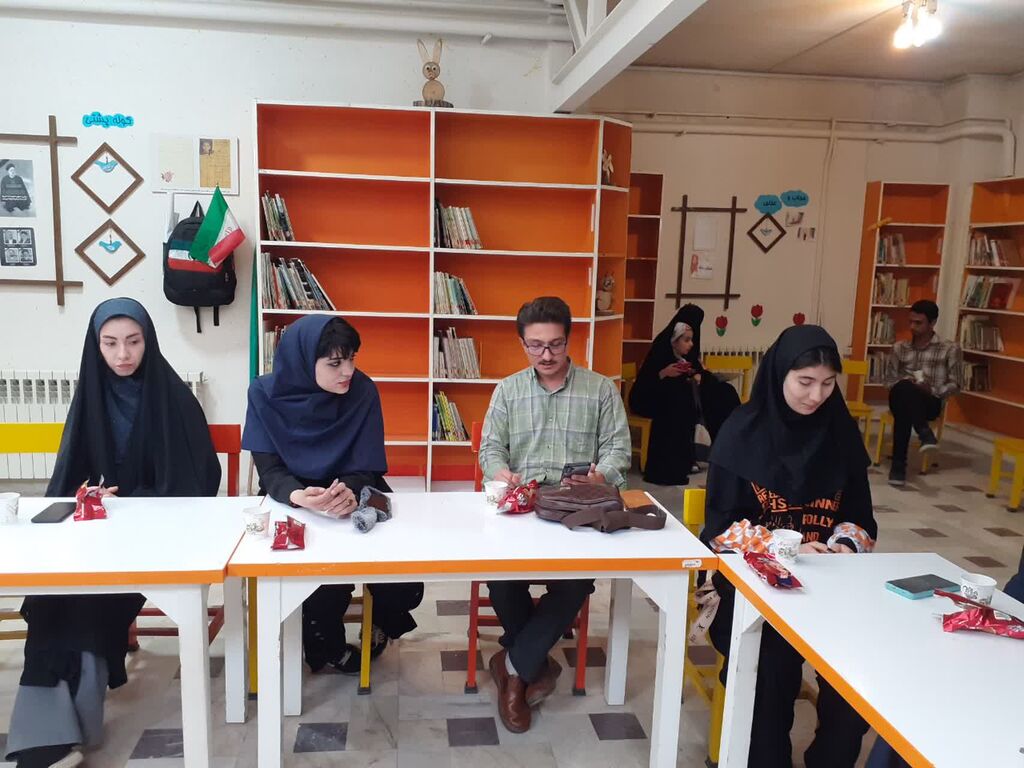 انجمن شعر کانون همدان برگزار شد